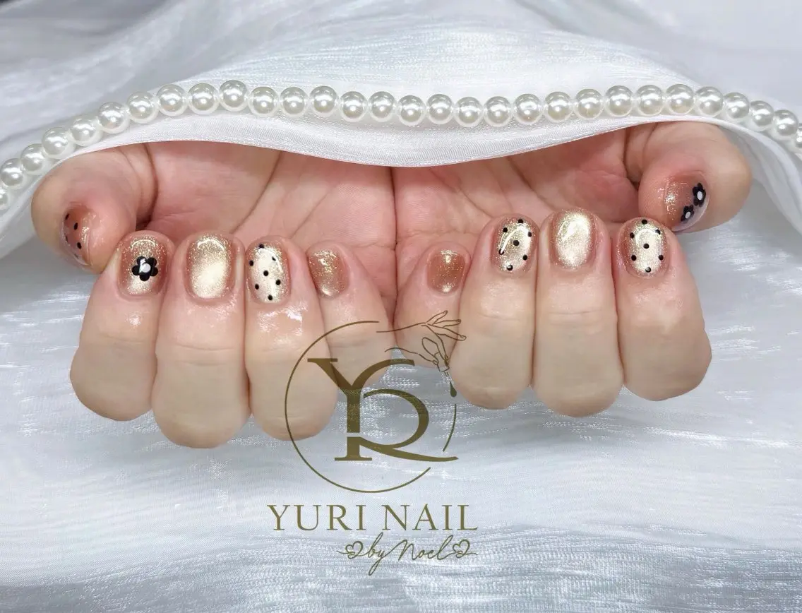 ネイル ハンドネイル フットネイル ハンドケア YURI Nail NARITAのネイルデザイン