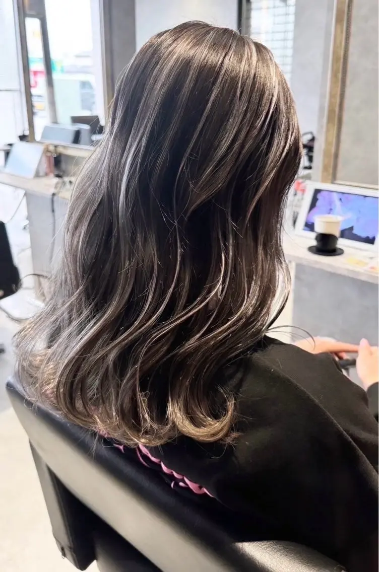 ロング カラー ✨髪質改善✨ハイトー ンカラー⭐️藤沢のヘアスタイル