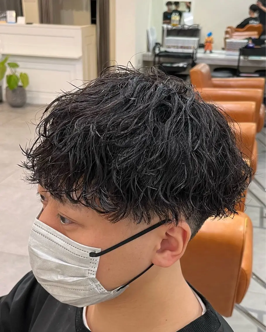 パーマ メンズ フェザーパーマメンズ ピンパーマ京都駅前のヘアスタイル