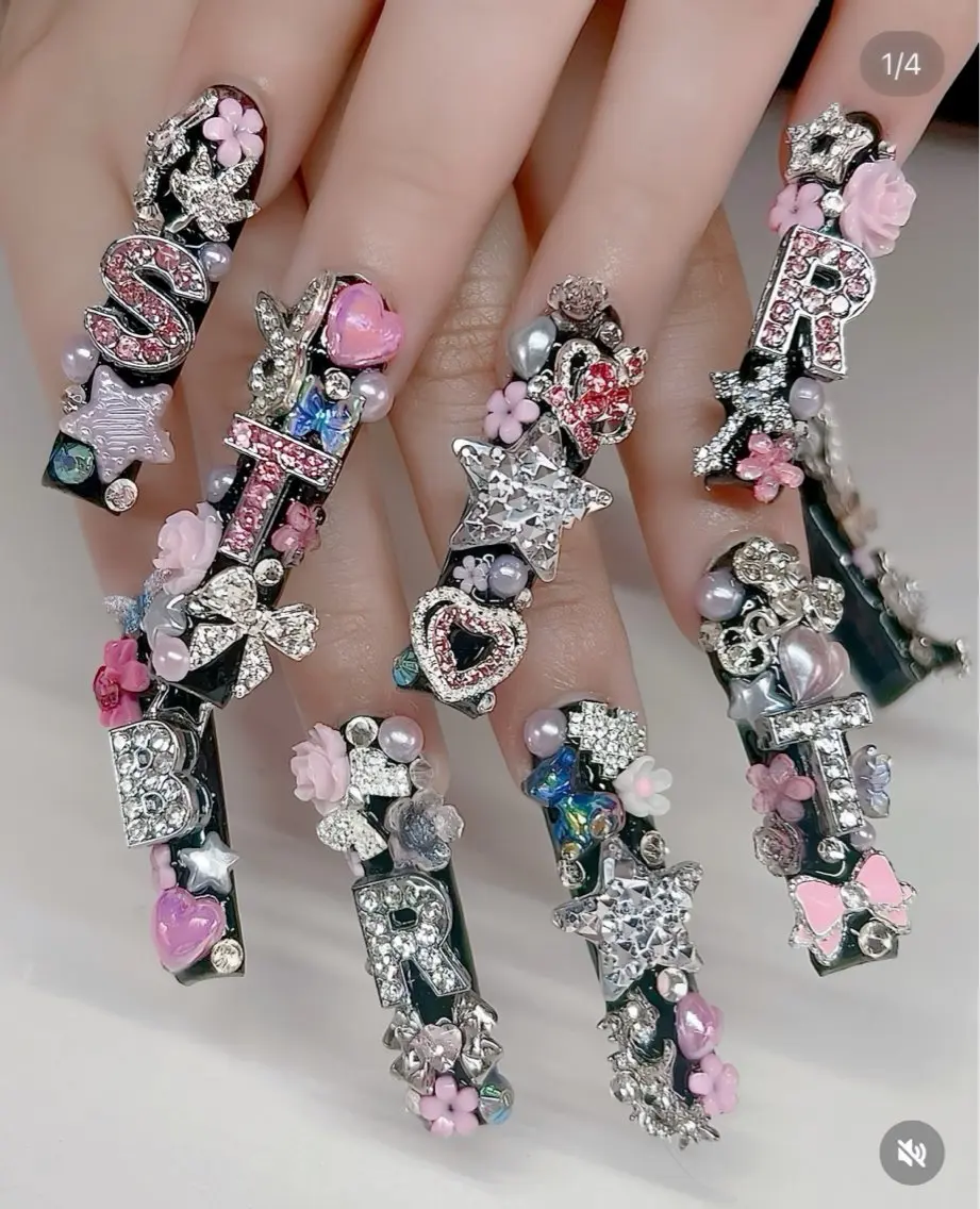 ネイル オーロラネイル チークネイル 桜ネイル クリアネイル ドット ハンドネイル Rin Nail 新大久保店のネイルデザイン