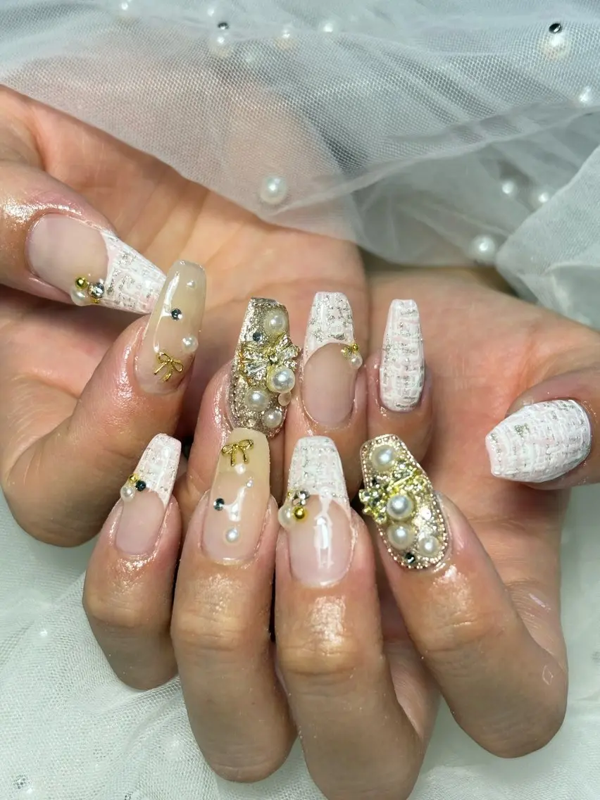 ネイル ハンドネイル フットネイル ✴︎ Delightのネイルデザイン
