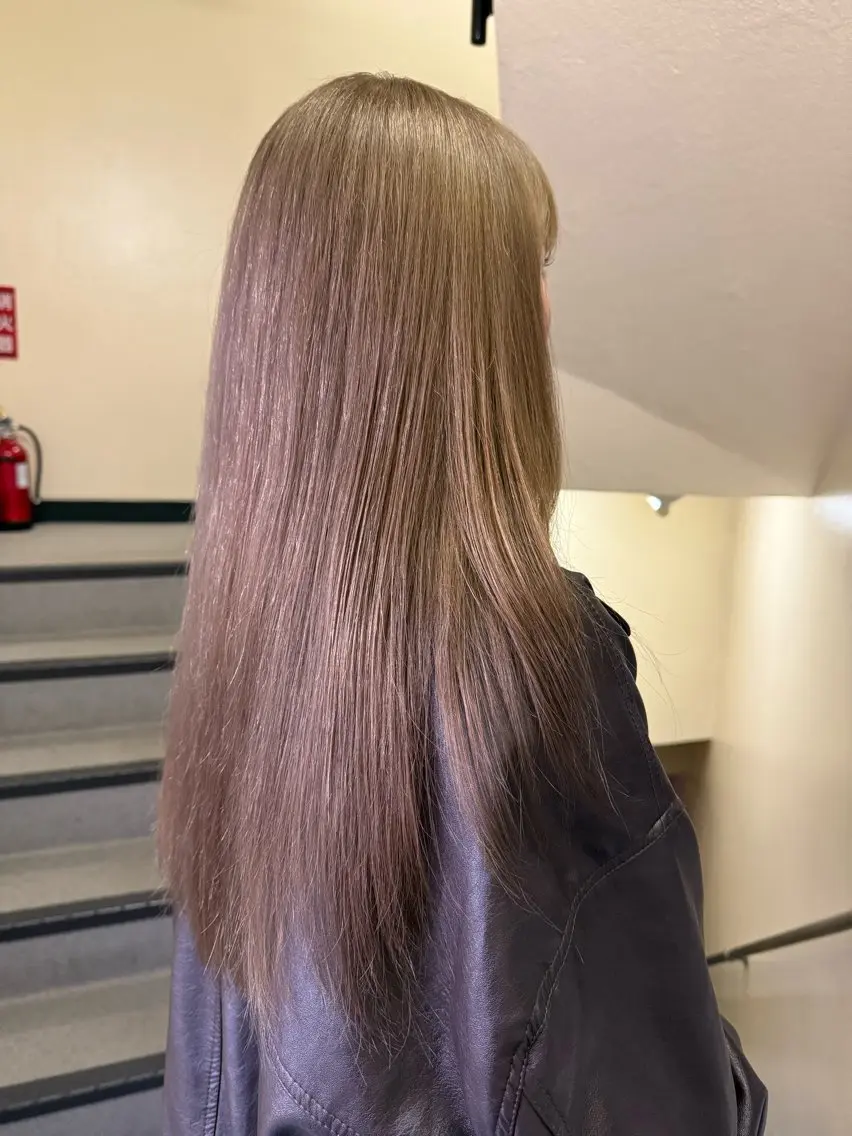 カラー ヘアカラー 寺崎 由衣のヘアスタイル
