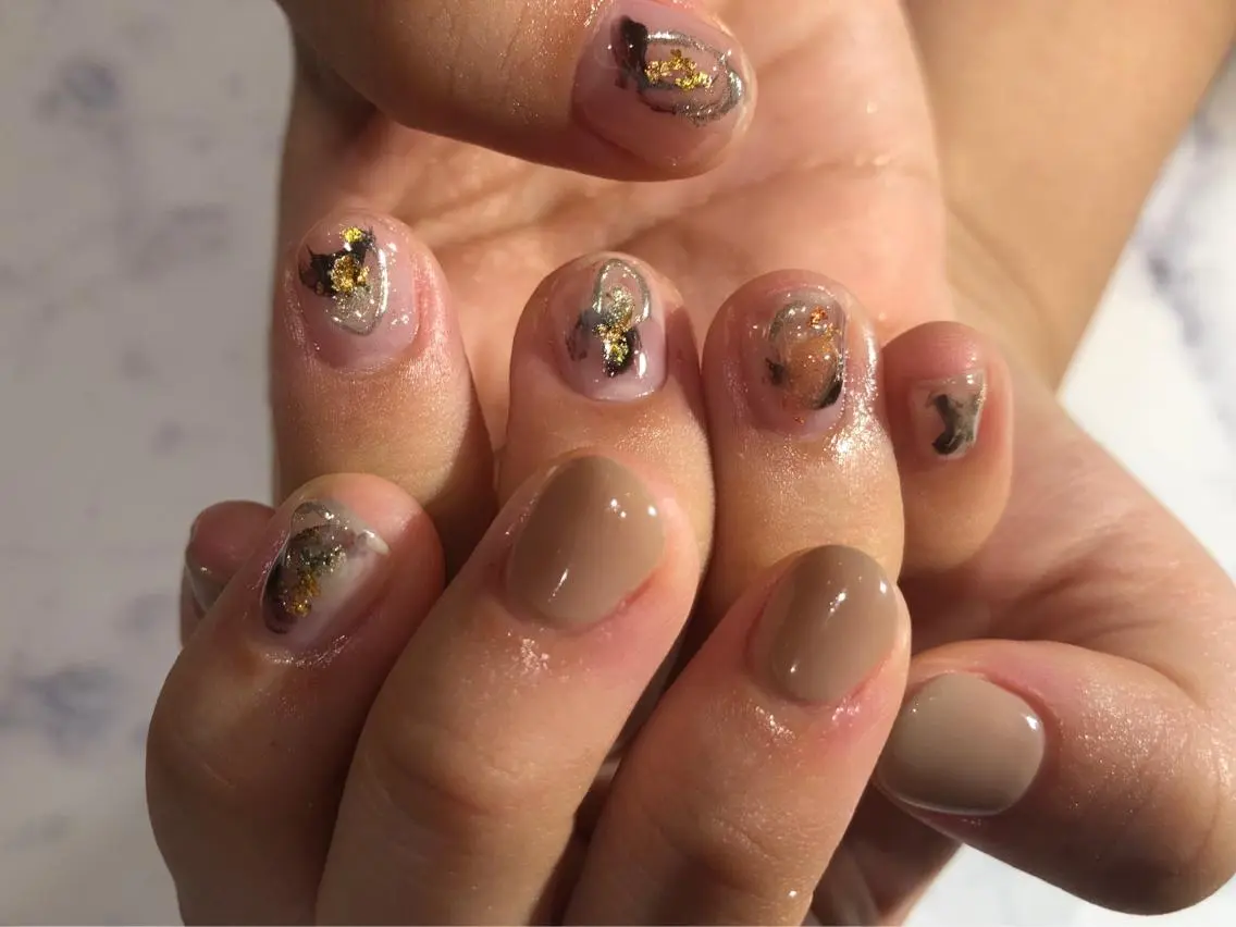 ショート カラー ネイル マツエク・マツパ illum hicariのネイルデザイン