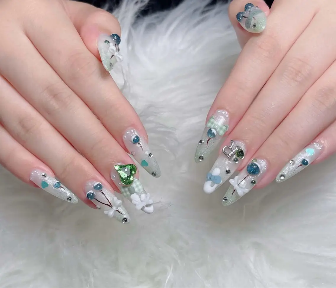 ネイル チークネイル 長さ出し フラッシュネイル フレンチネイル グラデーション ハンドネイル Lenie Nail Salonのネイルデザイン