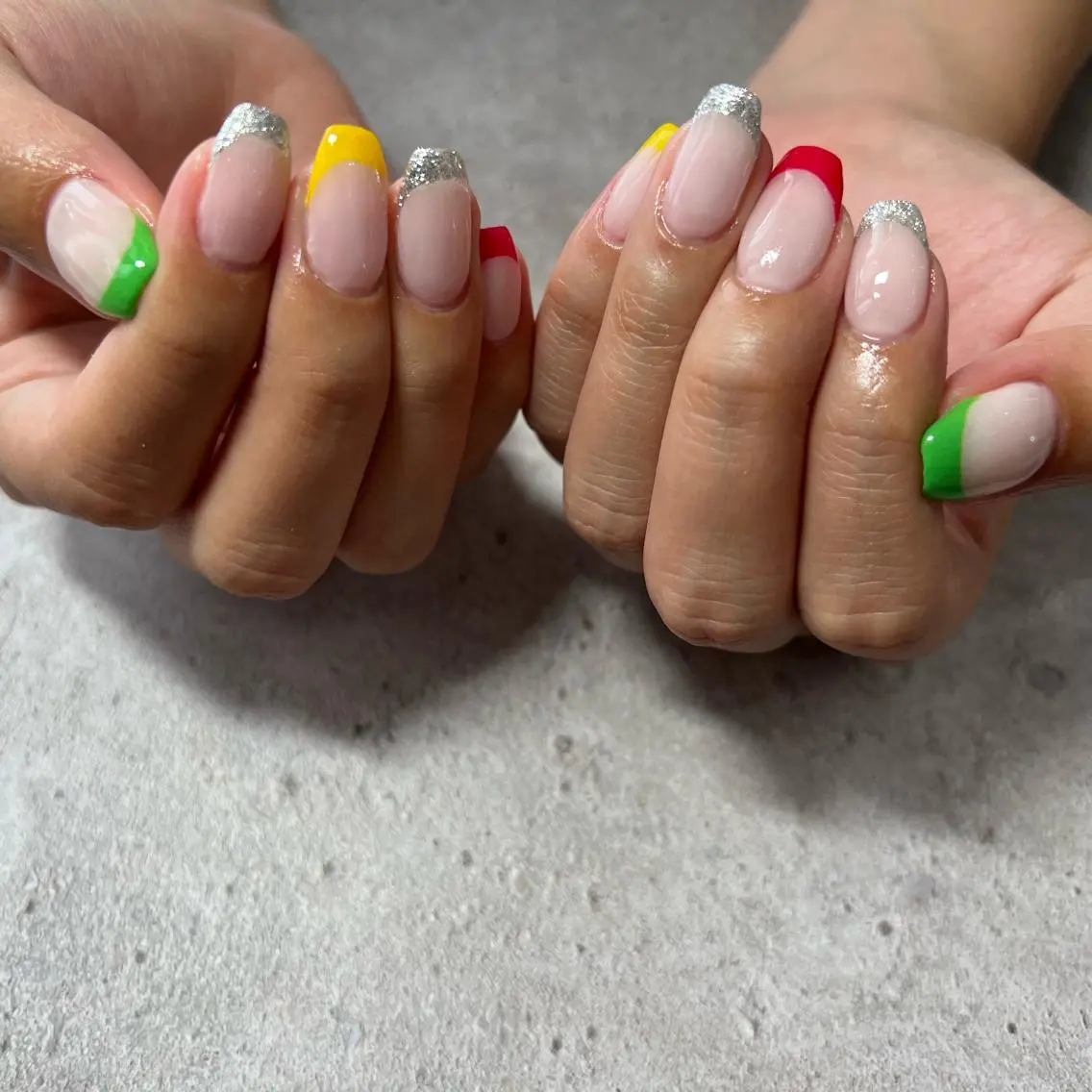 ミディアム ネイル ハンドネイル nail salon émuのネイルデザイン