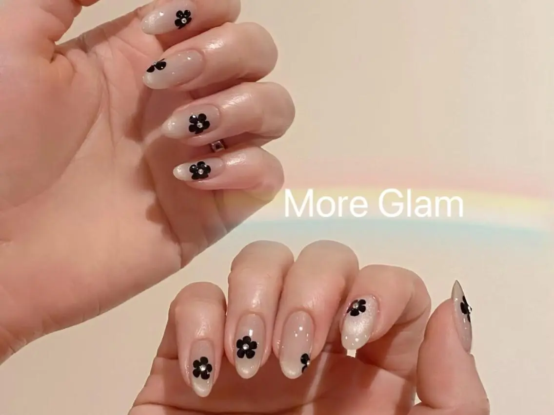 ネイル 長さ出し フットネイル フレンチネイル ジェルネイル ガラスフレンチ MoreGlam ネイルのネイルデザイン