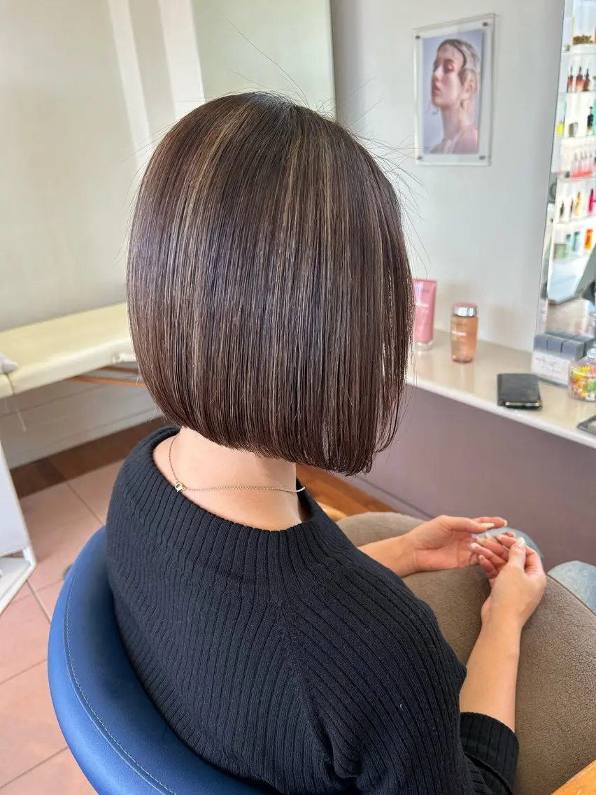 ミディアム カラー 小澤 志穂のヘアスタイル