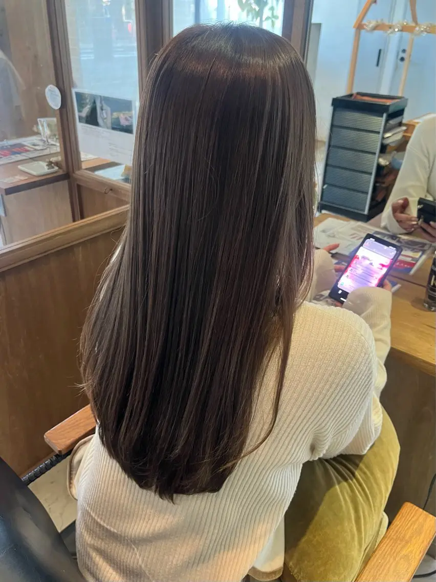ロング アッシュ アッシュブラウン ヘアカラー FERIA池田 神原萌花のヘアスタイル