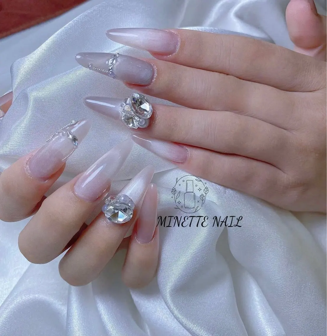 ネイル フレンチネイル ジェルネイル マグネットネイル 持ち込み ニュアンスネイル ハンドネイル Minette Nailのネイルデザイン