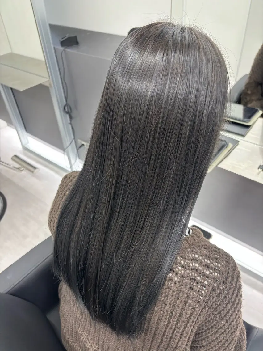 カラー ヘアカラー 白石 彩音のヘアスタイル
