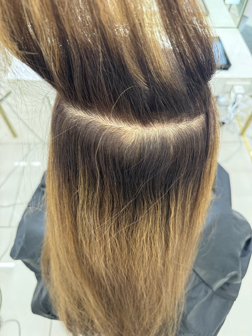 セミロング クニヨシ ハルヤのヘアスタイル