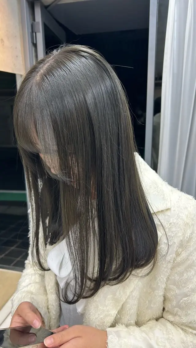セミロング ヘアカラー トリートメント LOE Yuuka/42🩵のヘアスタイル