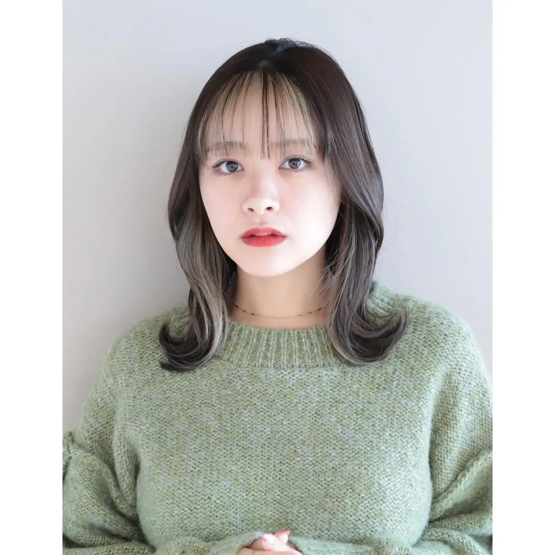 ミディアム カラー くびれヘア 顔周りカット カット トリートメント 🍼顔周りカット/ レイヤー/小川華奈のヘアスタイル
