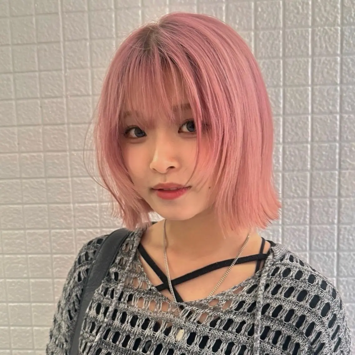 ショート カラー ヘアカラー おしゃれハイトーン 💗AKARIのヘアスタイル