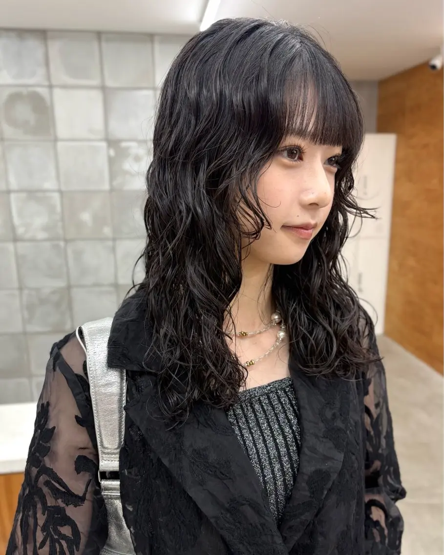 セミロング カラー パーマ セミロングパーマ 顔まわりレイヤー レイヤーカット 似合わせカット カット ヘアカラー パーマ トリートメント tuco 森田浩平のヘアスタイル