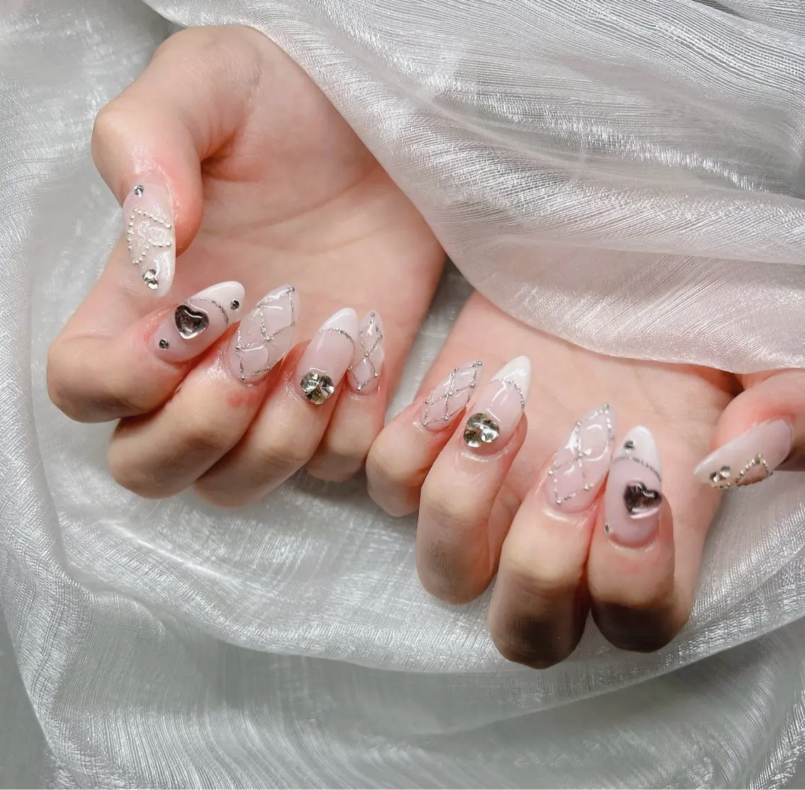 ネイル 長さ出し グラデーション 卒業式 キラキラネイル マグネットネイル ハンドネイル Lee Nailsのネイルデザイン