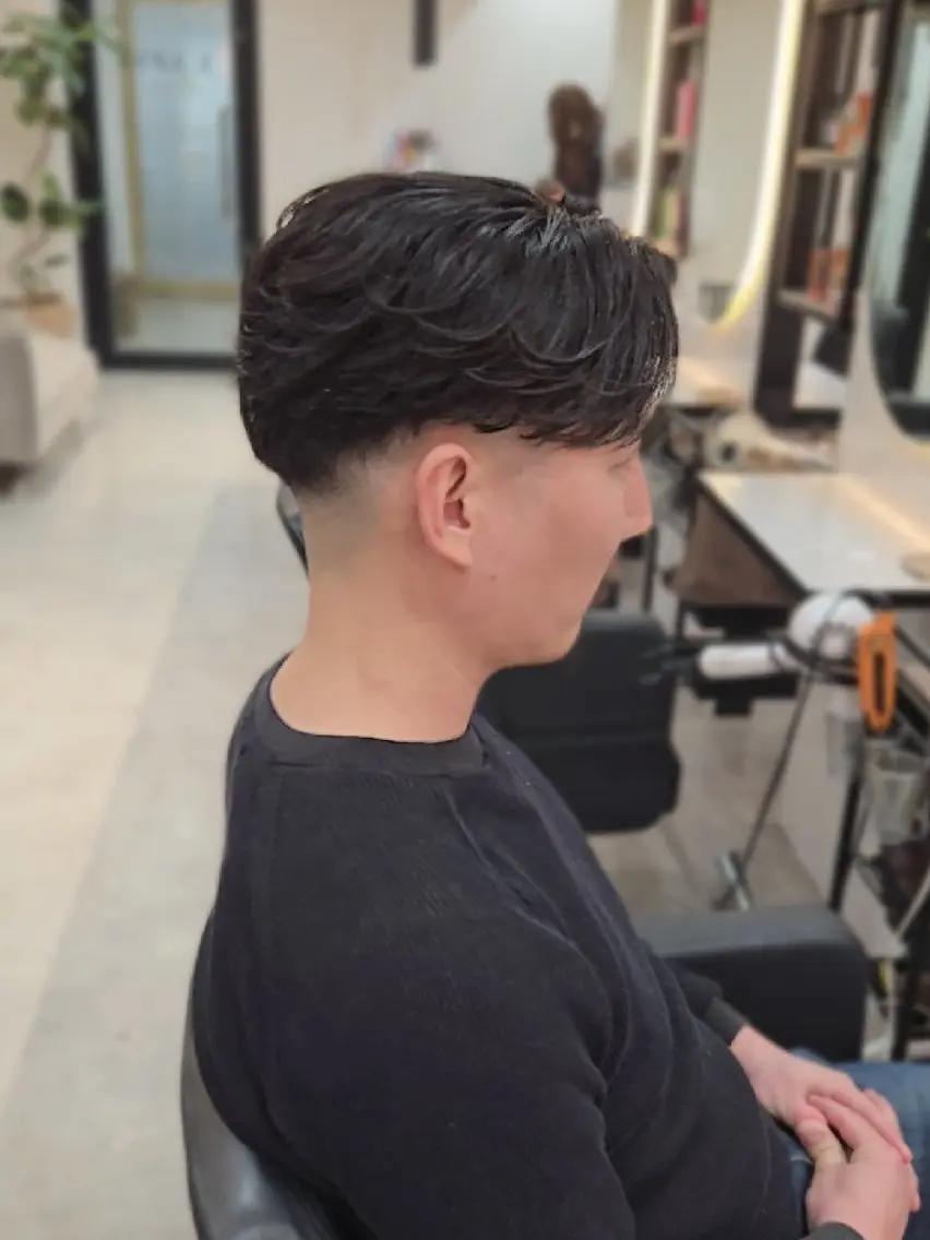 メンズ ミディアム ミディアムパーマ センターパート メンズパーマ カット ヘアセット LEN名古屋/パーマ 海外ヘア/メンズ特化のヘアスタイル