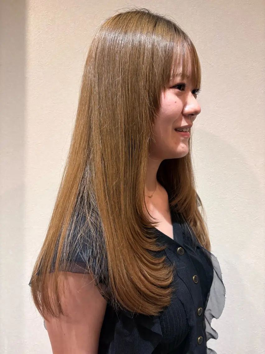ロング レイヤーカット ロング ヘアカラー yuzuki🎀ིྀ abi-ru調布のヘアスタイル