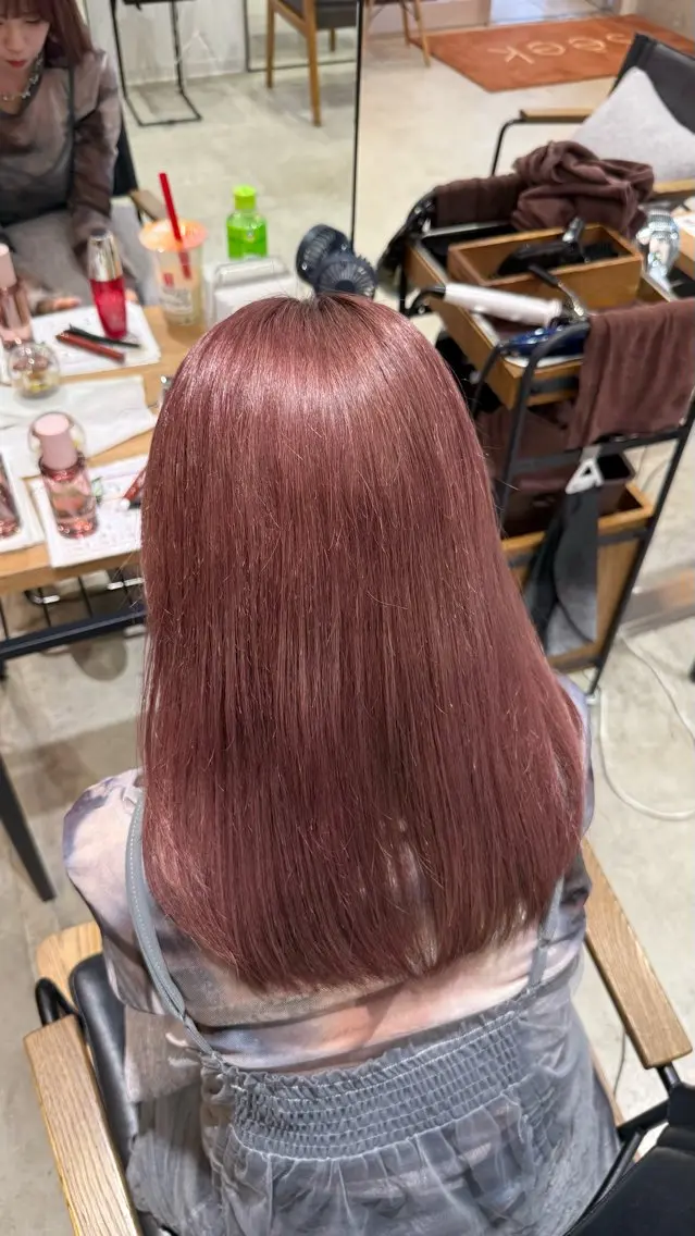 セミロング ヘアカラー にいな/ 縮毛矯正/カラー☘️のヘアスタイル