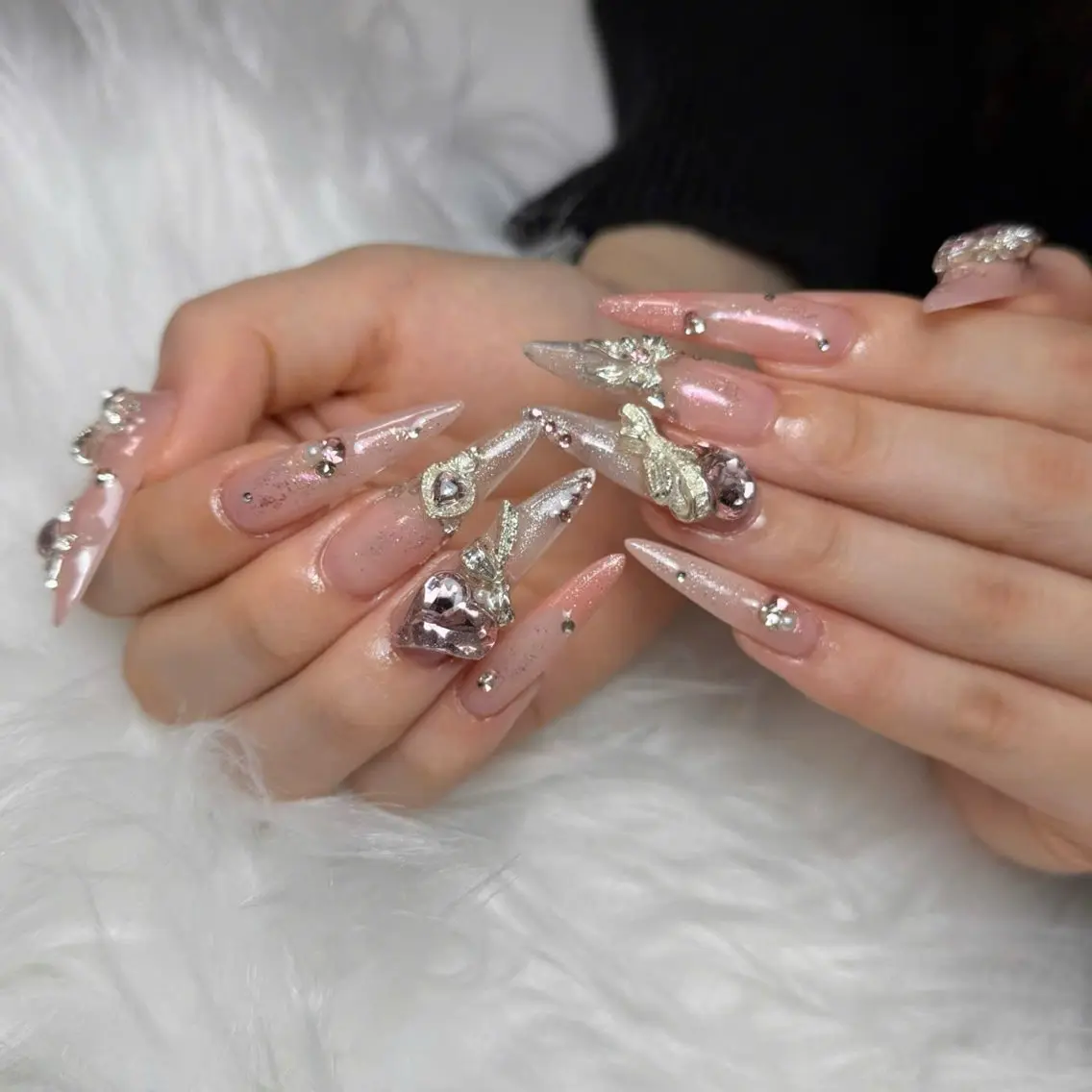 ネイル オーロラネイル 長さ出し フレンチネイル ジェルネイル マグネットネイル ハンドネイル KITTY nailsのネイルデザイン