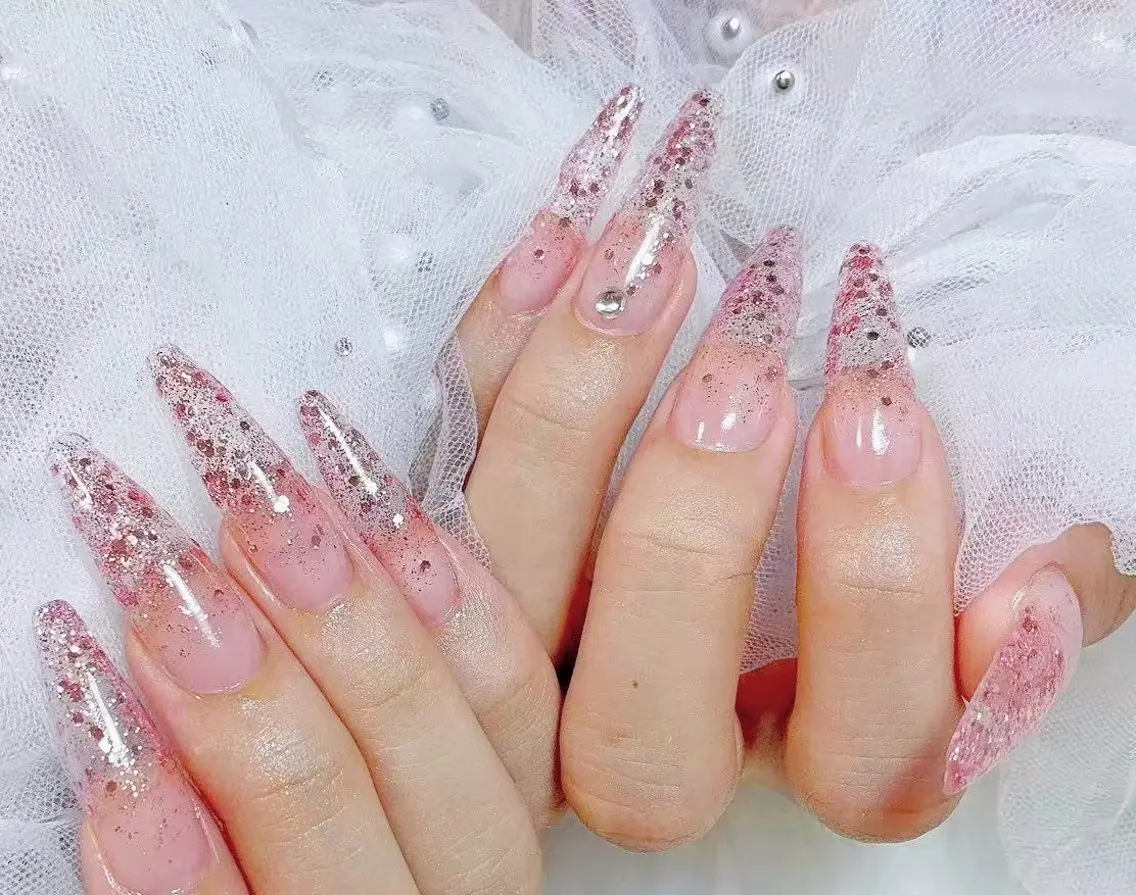 ネイル アニマル柄 チークネイル 成人式 フラッシュネイル フットネイル B·U Nail大宮 長さだし専門店のネイルデザイン
