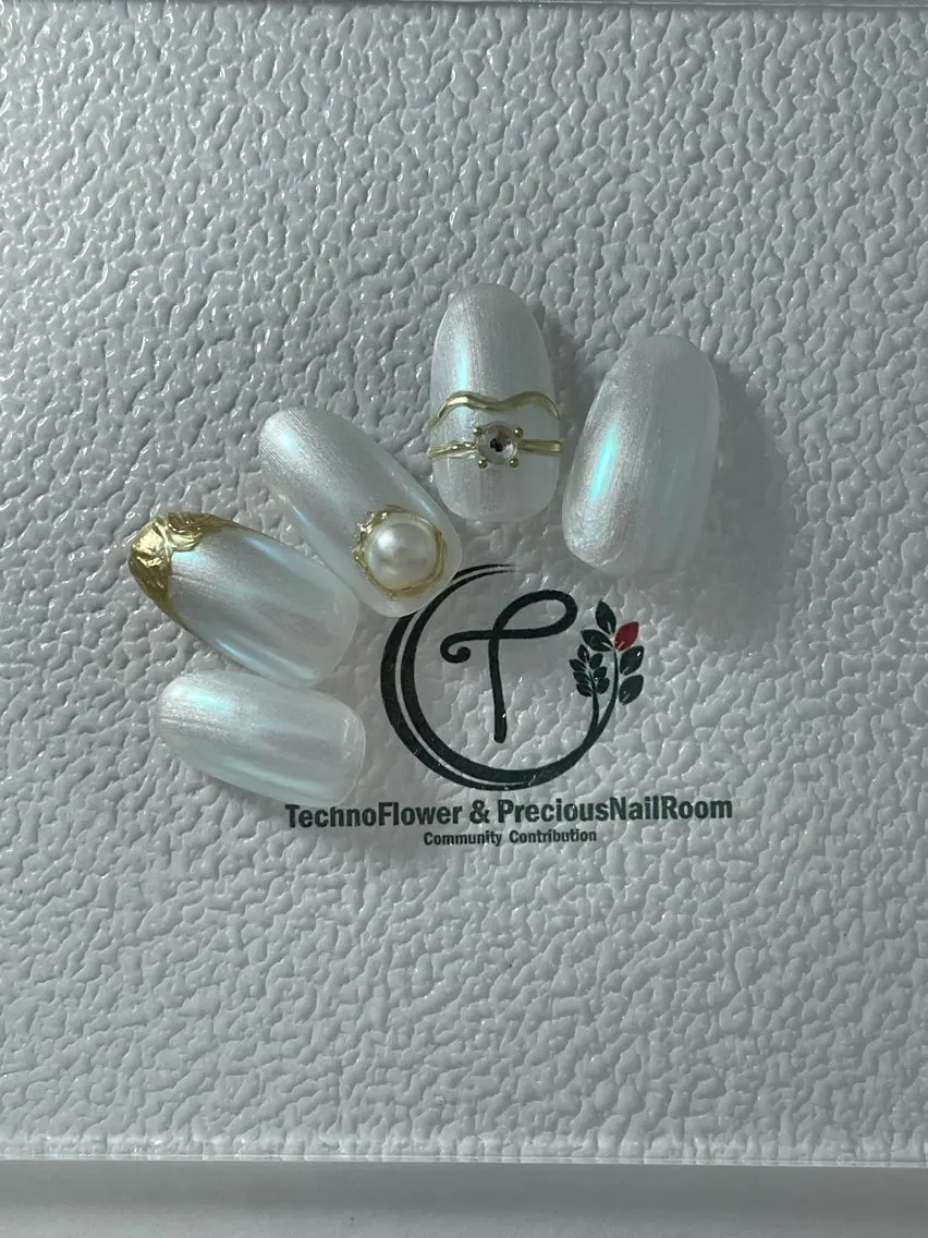 ネイル ハンドネイル precious nail  roomのネイルデザイン