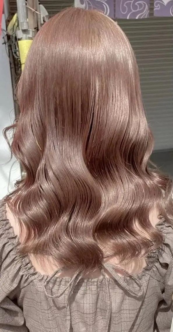 ミディアム カラー アッシュ アッシュグレー ベージュカラー ブリーチ ブロンド カット ヘアカラー トリートメント ヘアセット 【ときめき屋さん🎀 ハイトーン大和🎀】のヘアスタイル