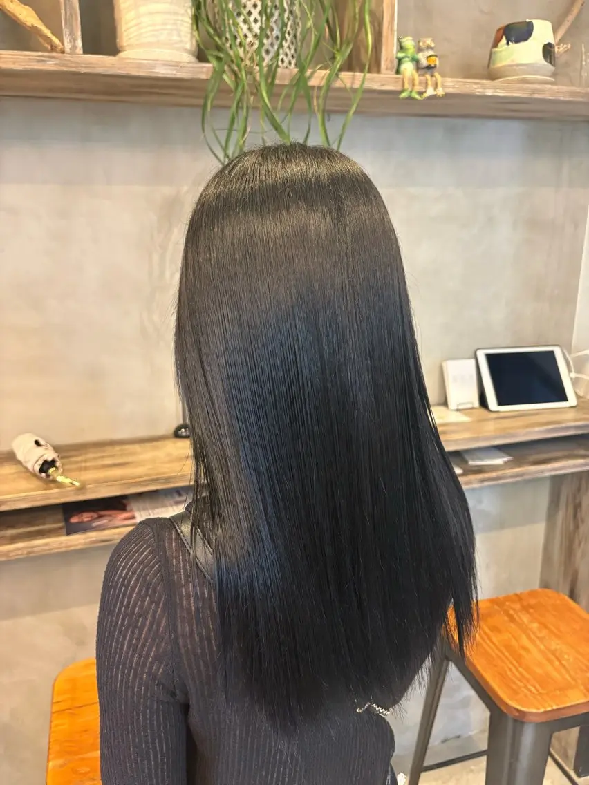 ロング カラー ヘアカラー 髙木 千惺のヘアスタイル