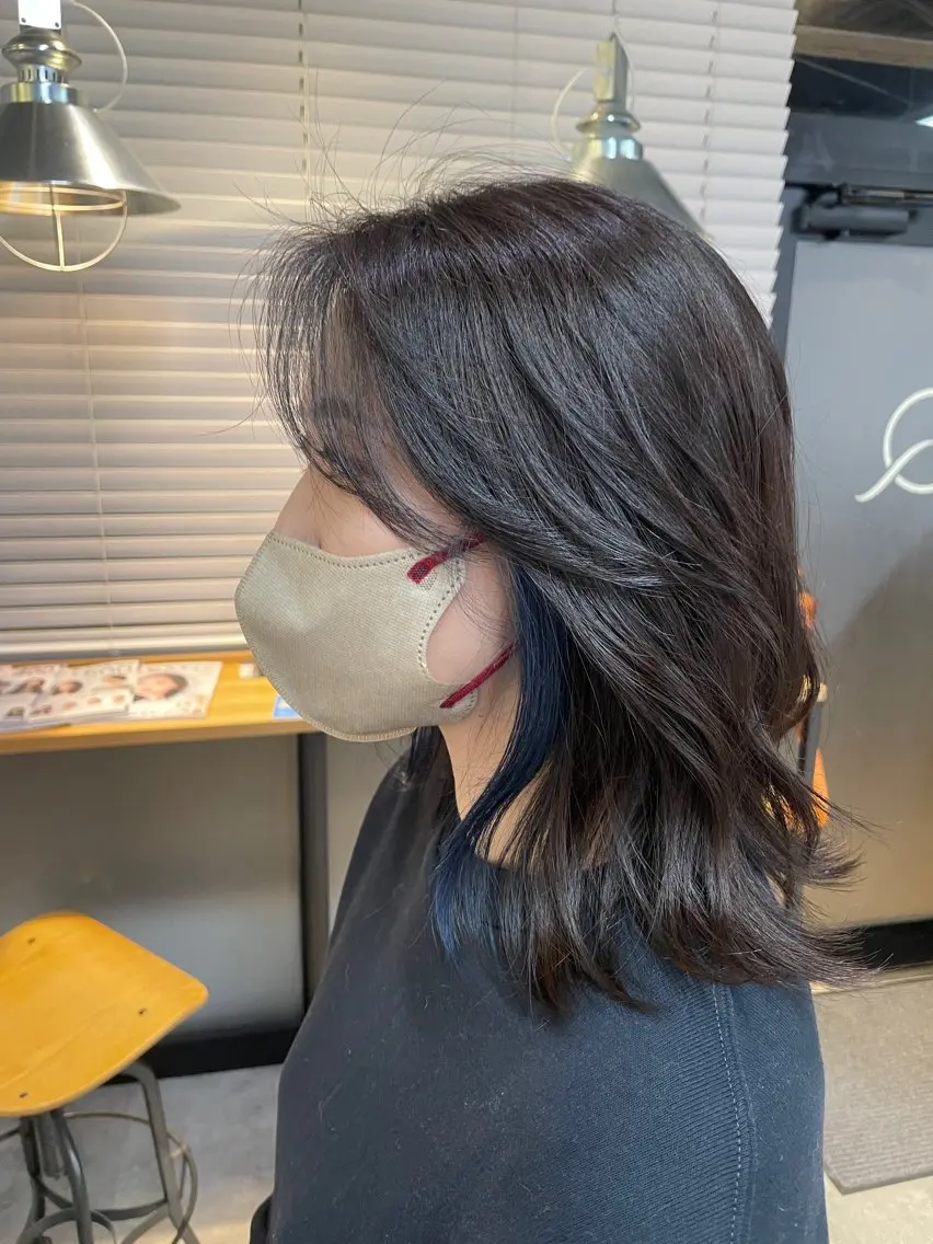ミディアム カラー アッシュ アッシュグレー インナーカラー 韓国風ヘア 見奈美 凜のヘアスタイル