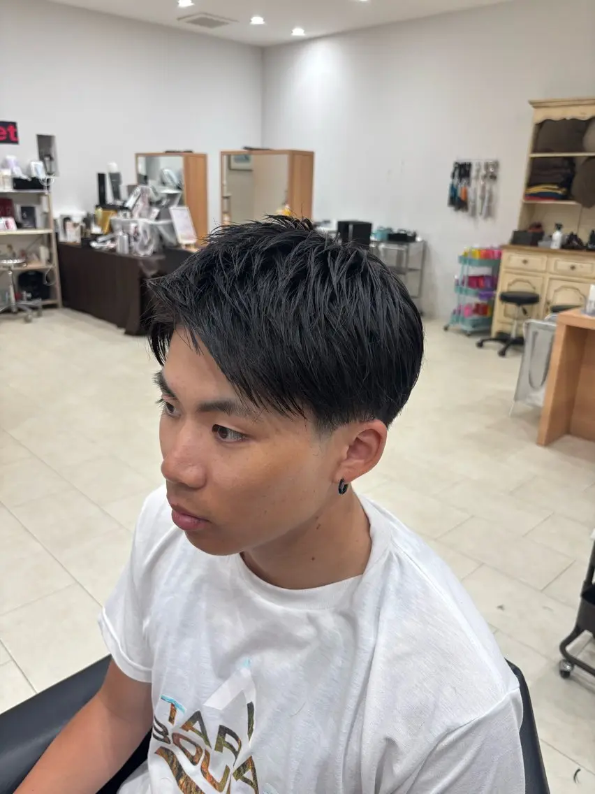 メンズ アップバング カット 垣村艶樹 /フェード＆刈り上げのヘアスタイル