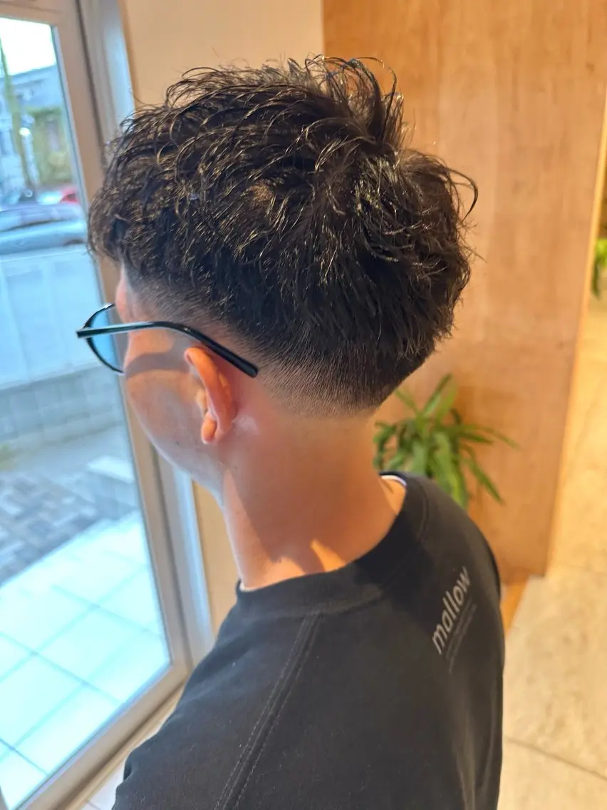 ショート パーマ メンズ フェードカット メンズパーマ スキンフェード 🔥メンズ特化 /パーマ&カット🌀のヘアスタイル