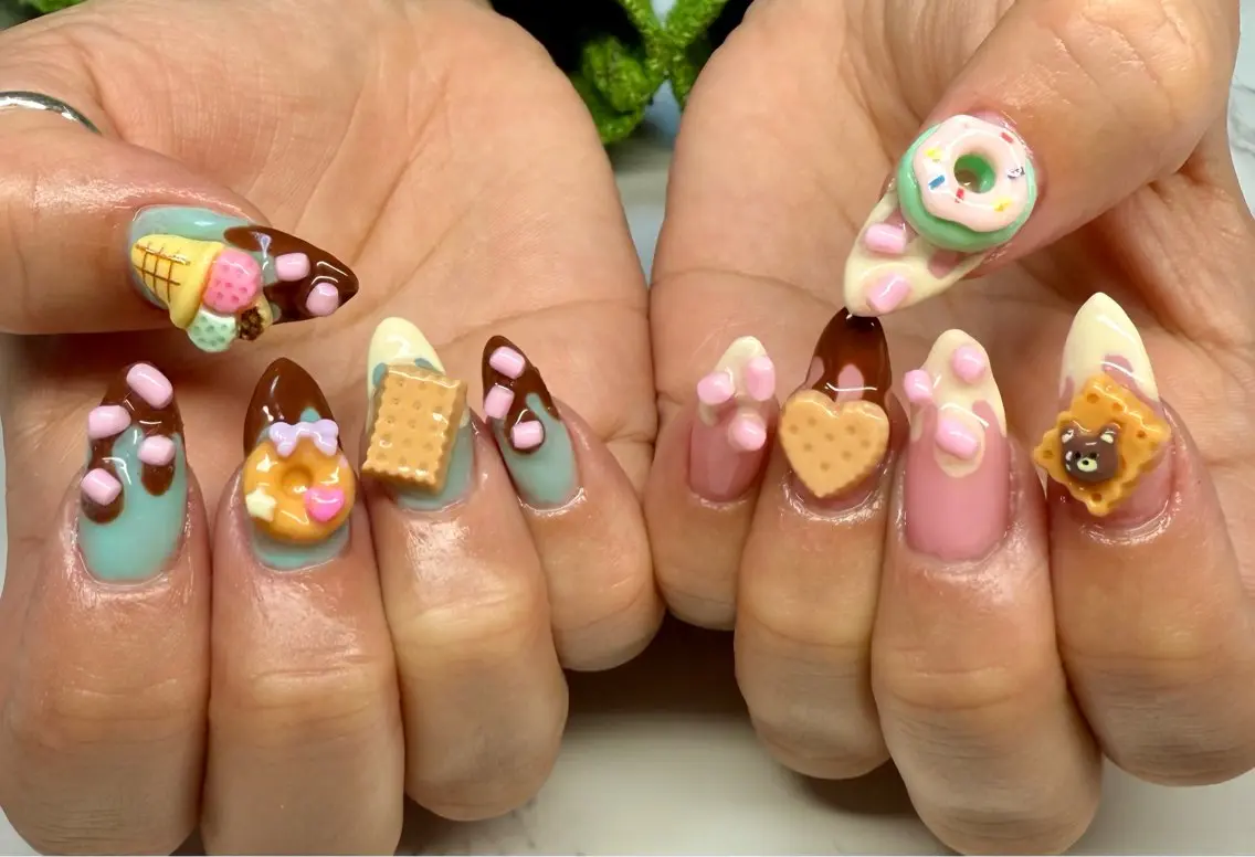 ネイル アートネイル チークネイル フレンチネイル キラキラネイル マグネットネイル Mai’s nailのネイルデザイン