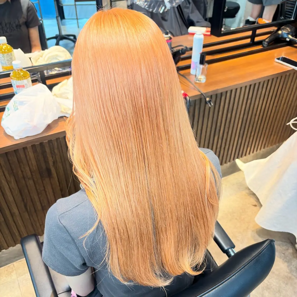 ロング カラー ヘアアレンジ オレンジ ヘアカラー トリートメント ヘアセット 渋谷🩶ハイトーン 🩶FUMUのヘアスタイル