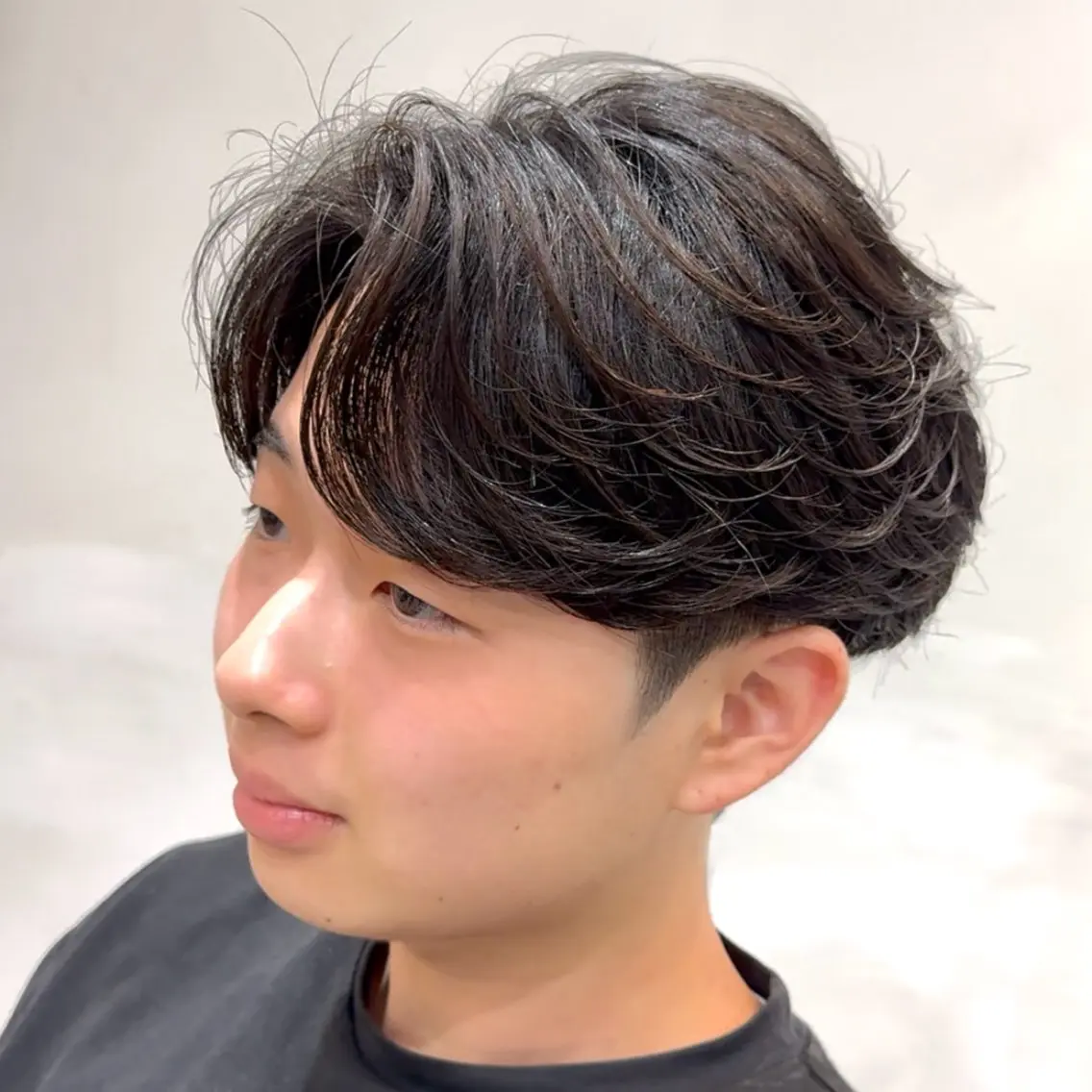 ショート パーマ メンズ フェザーパーマ メンズパーマ カット パーマ トリートメント fifth 一寸木 桂斗のヘアスタイル