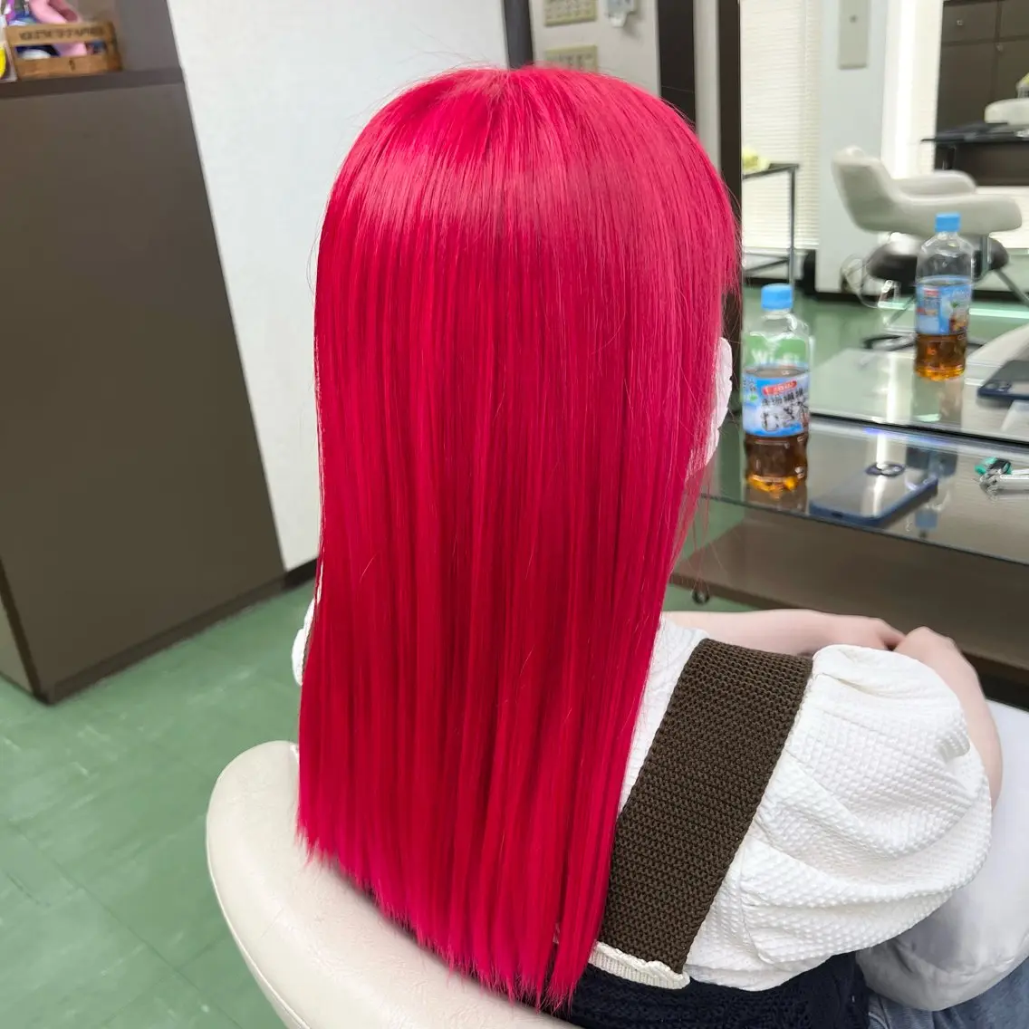 セミロング カラー レッドカラー カット ヘアカラー 甲田 豪徳のヘアスタイル