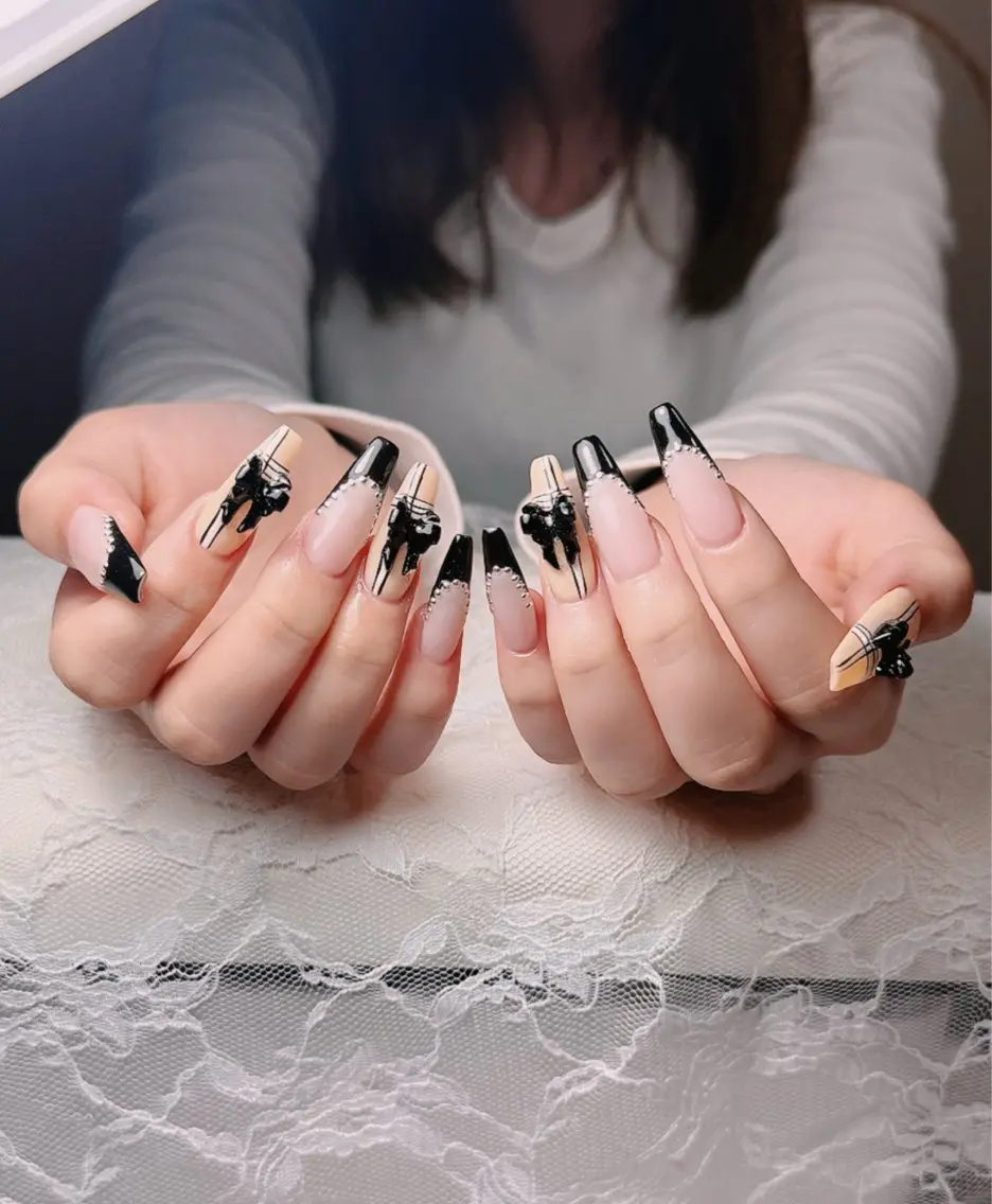 ネイル チークネイル フレンチネイル グラデーション 韓国ネイル マグネットネイル Hana Nailのネイルデザイン