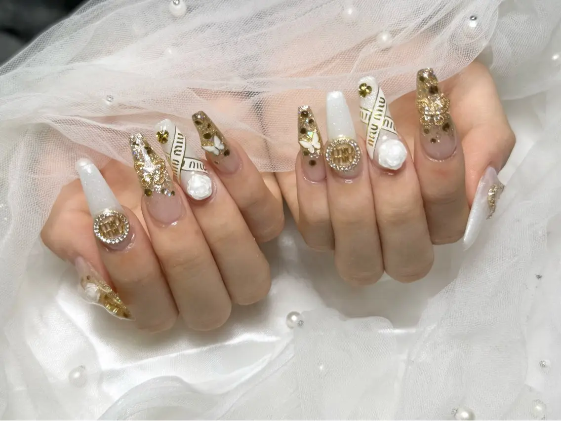 ネイル ハンドネイル Roi〈ロワ〉 Minakoのネイルデザイン