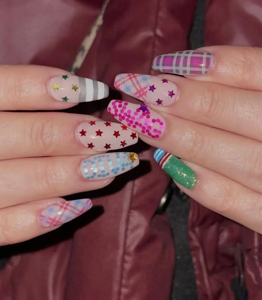 ネイル アートネイル ストーンネイル ネイルチップ NiJi Nailsのネイルデザイン