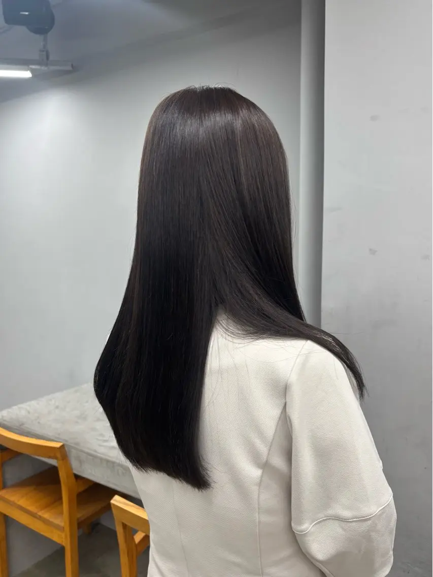 セミロング 𝐀𝐦𝐞𝐫𝐢 /透明感カラーのヘアスタイル