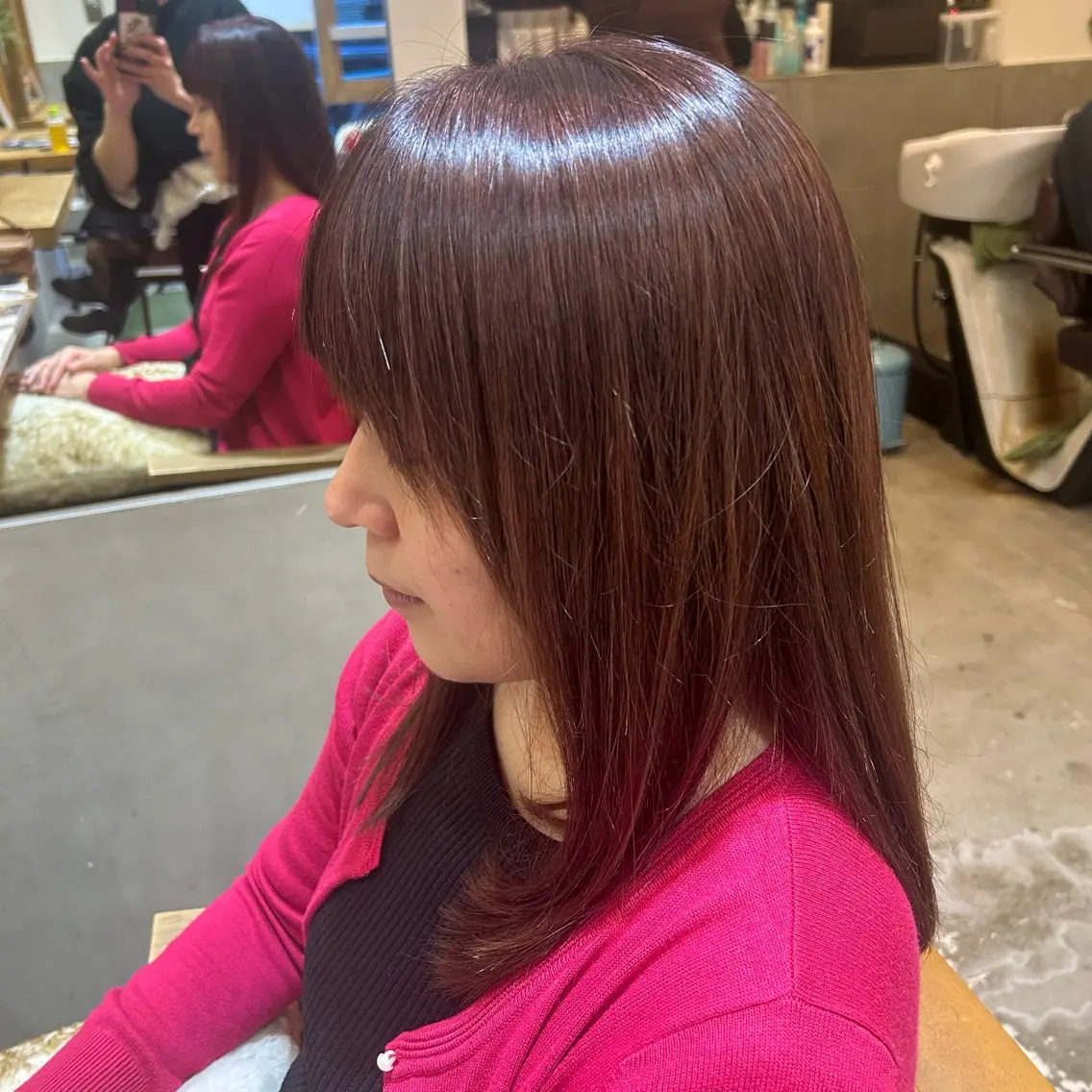 ミディアム パーマ カット 縮毛矯正 トリートメント 若狭 彩花のヘアスタイル