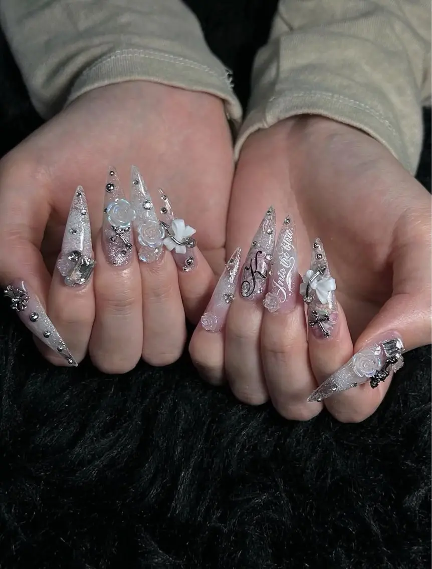 ネイル アートネイル ボルドー フレンチネイル ジェルネイル 氷ネイル・うるうるネイル ハンドネイル Julie NailSalonのネイルデザイン