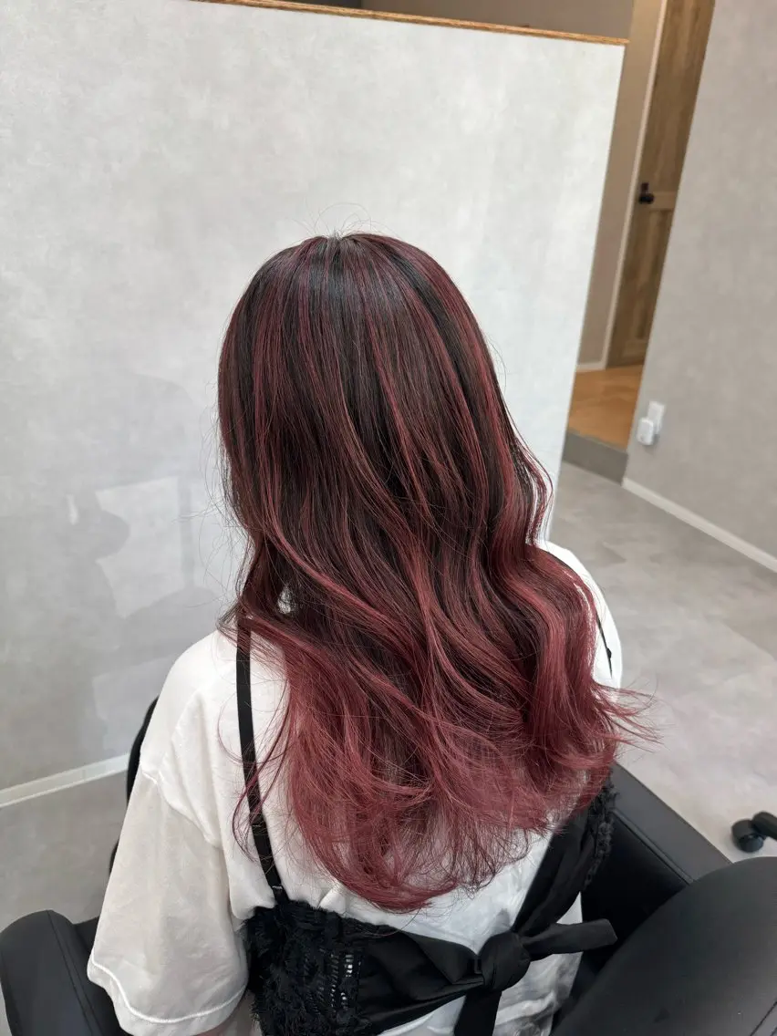 ロング カラー バレイヤージュ レイヤーカット ヘアカラー 豊橋/菜月/ブリーチ /艶カラーハイトーンのヘアスタイル