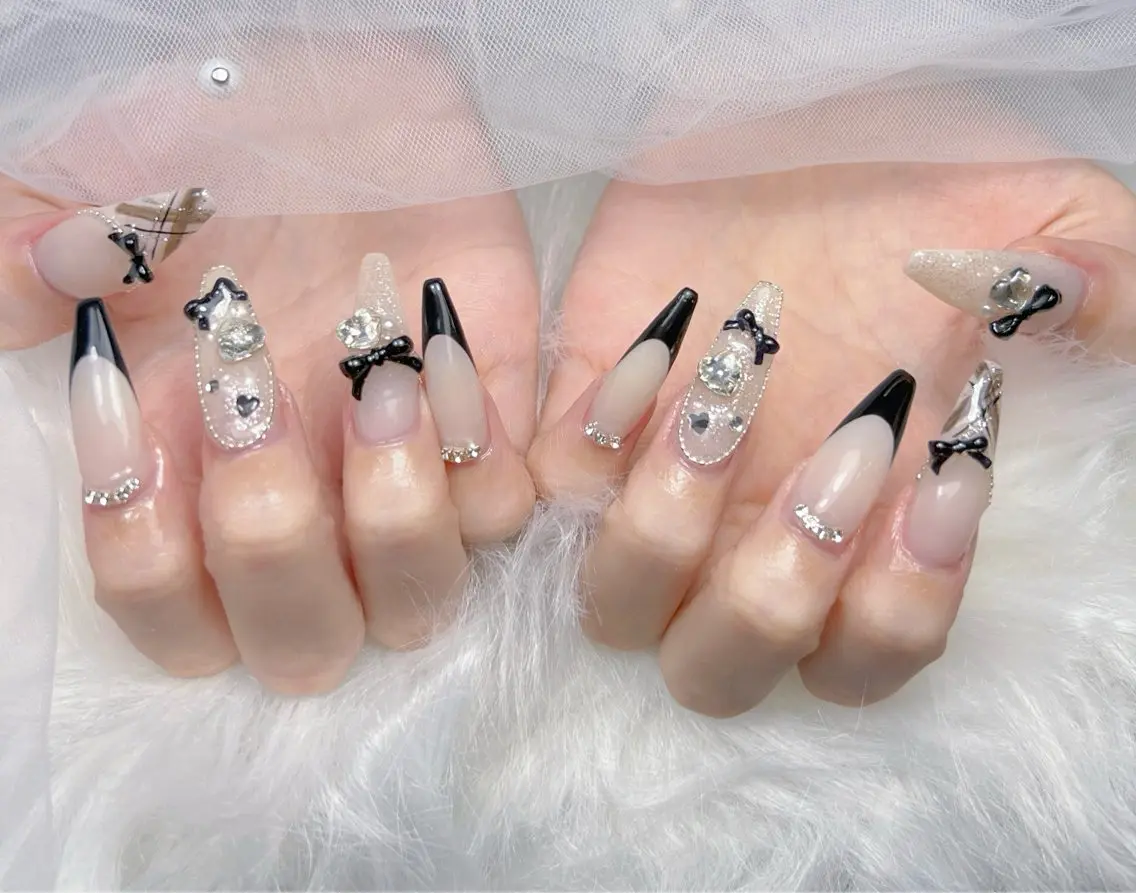 ネイル アートネイル オーロラネイル チークネイル 長さ出し フットネイル Miya _nailのネイルデザイン