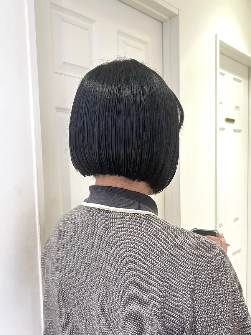 ショート ボブ ミユ🎀長さ出し 🎨デザインカラーのヘアスタイル