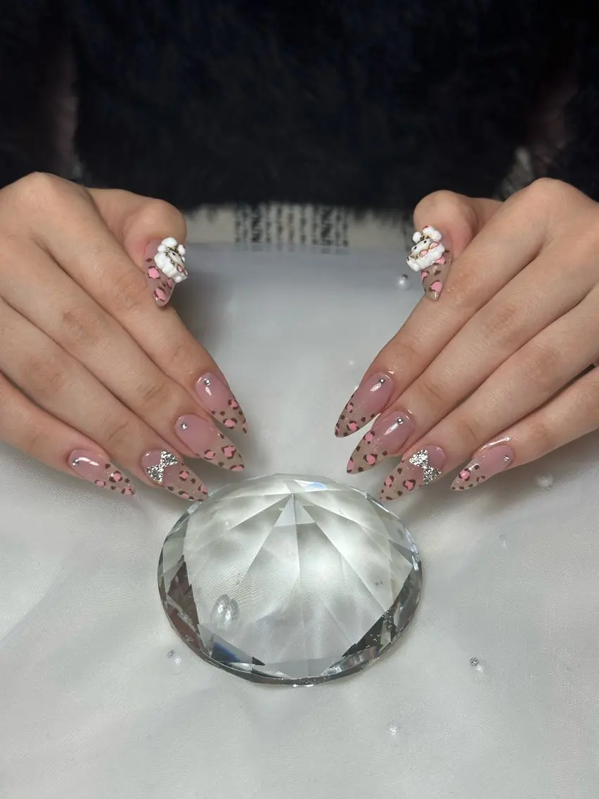 ネイル アニマル柄 ピンク pikarin nailsのネイルデザイン