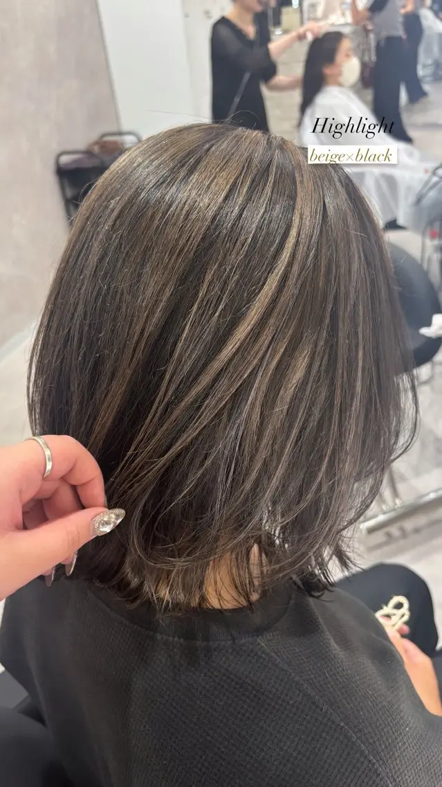 ミディアム ハイライト ヘアカラー トリートメント 🎀柔らか暖色カラ ー💕sayakaのヘアスタイル