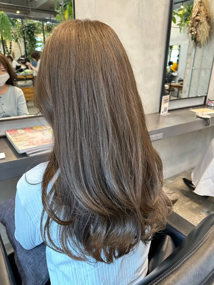 ロング カラー 透明感カラー グレージュ オリーブグレージュ オリーブグレー 川口開世 short cutのヘアスタイル