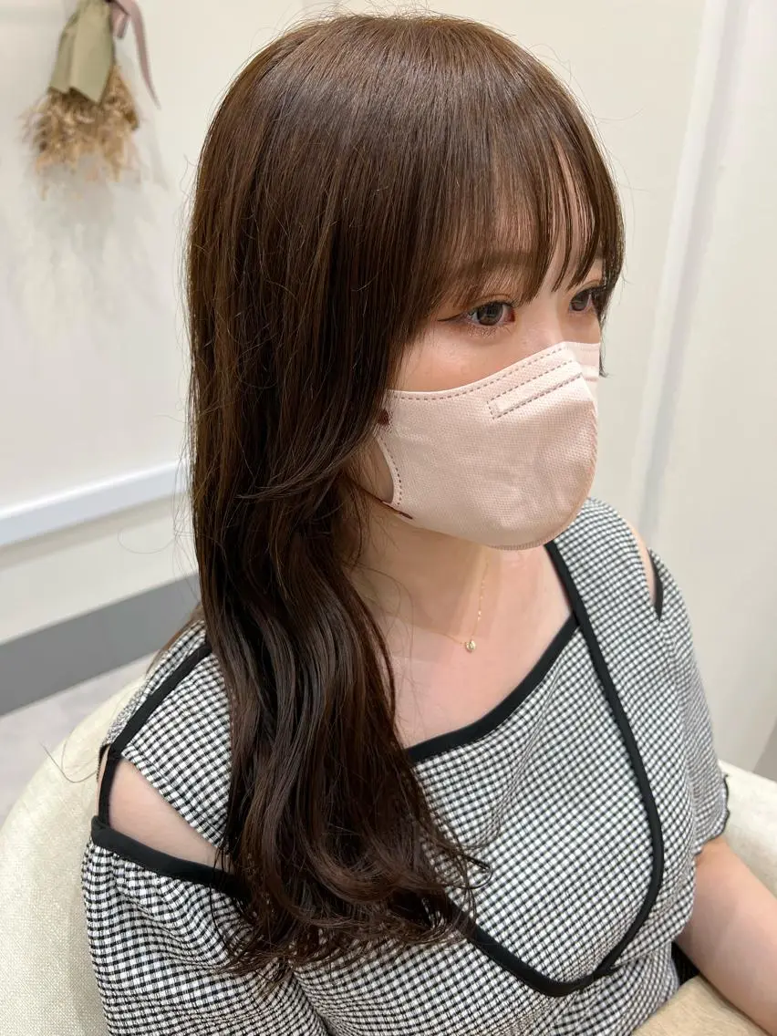 お顔周りを似合わせヘアに! カット+カラーの写真