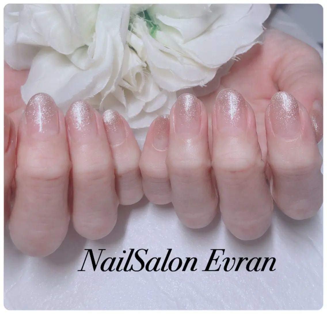 ネイル アートネイル フレンチネイル マグネットネイル 持ち込み ニュアンスネイル ハンドネイル Nail salon Evranのネイルデザイン