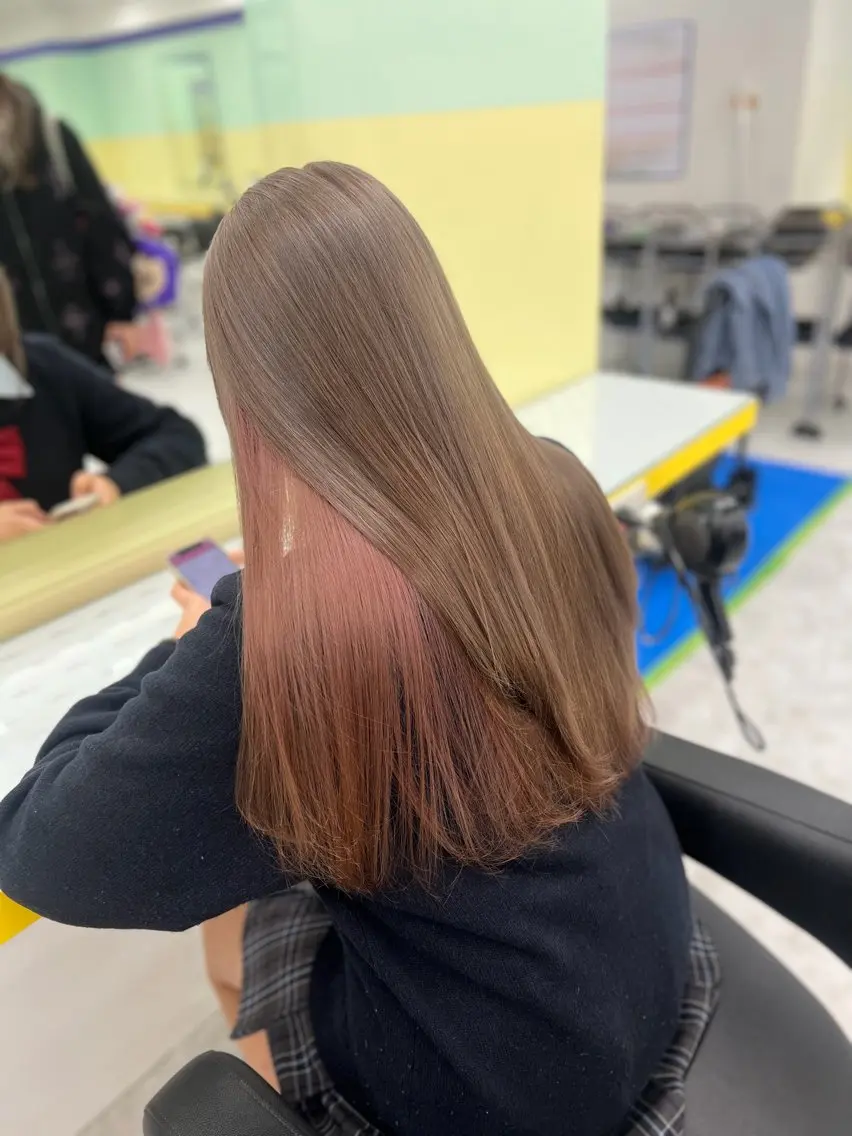 カラー ブリーチ デザインカラー インナーカラー ヘアカラー Mio 暗髪/髪質改善🖤のヘアスタイル